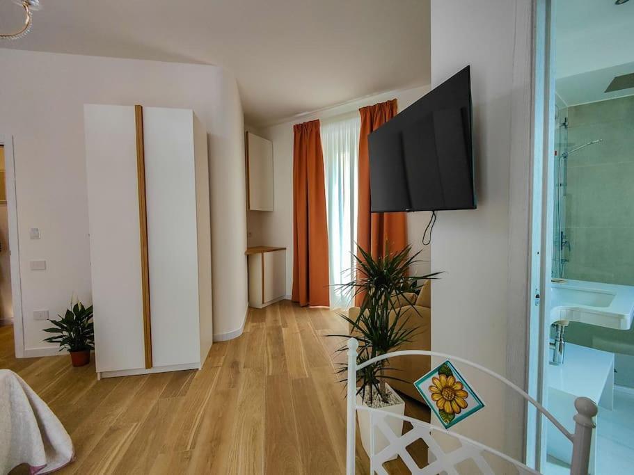 Aquamar Bed And Breakfast Crotone Exterior photo