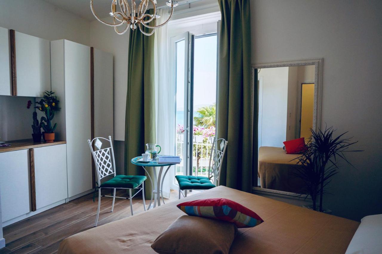 Aquamar Bed And Breakfast Crotone Exterior photo